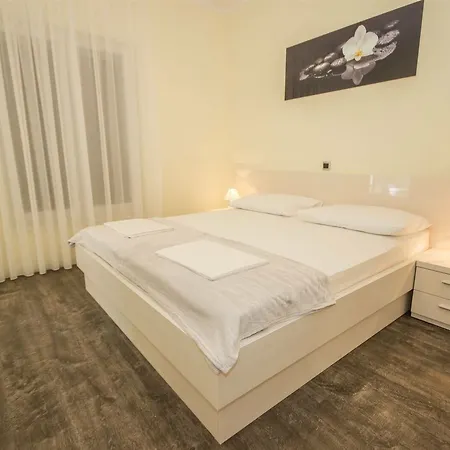 2 Hotell *